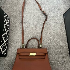 Elegant Brown Leather Handbag